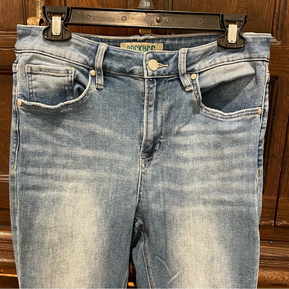 Cavender’s Rockin C Medium Wash Flare Jeans - Picture 2 of 9